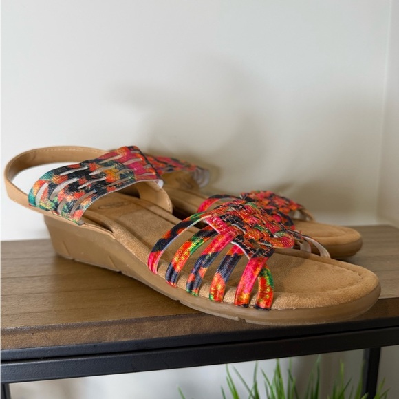 NWOT Women's Geneshia Wedge Sandals - Picture 3 of 8